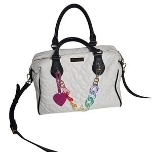 Betsey Johnson White Heart Quilted Satchel Bag Black Trim Pink Lining Crossbody